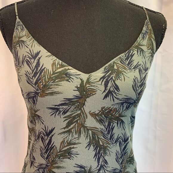 𝅺ARITZIA Wilfred free green leaf tropical spaghetti strap Vivienne dress Sz Xs - Picture 5 of 11